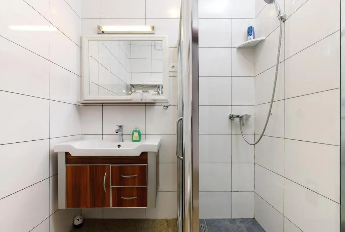 Room In Guest Room - Comfy Apartments Next To The Beach Stobreč Pensionat