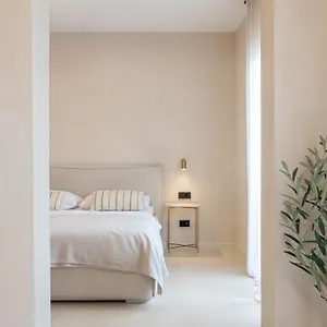 Lo͝or Luxury Retreat Hotel